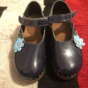 Hanna Andersson Mary Jane Clogs Navy Blue Size 31
